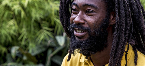 SIMPLES! Afreekadu Arruda releases new single! Listen! agora in the Surforeggae!