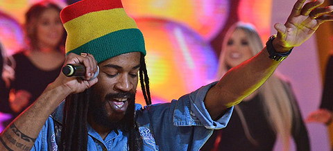 Homenageando Bob Marley, Baggadread leva mais um título en el Legendários de la TV Record!