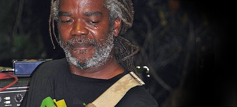 O Adeus a Chris Meredith, um dos mais relevantes baixistas da história do reggae! Saiba mais.