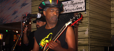 Donald Kinsey, guitarrista de Bob Marley, Peter Tosh, Mick Jagger e outras feras, se apresenta no Brasil!