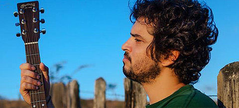 Rafael Pondé lança videoclipe com participação de Alexandre do Natiruts! Confira!