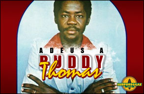 Nouvelle tragique : le chanteur vétéran Ruddy Thomas décède en plein concert ! À lire sur Surforeggae.