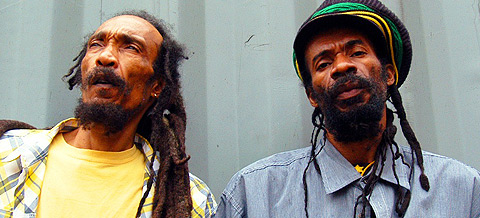 Israel Vibration sem instrumentos: as vozes puras que ecoam verdade e resistência
