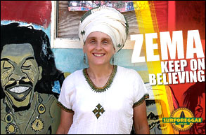 La chanteuse Zema sort le single "Keep on Believing", téléchargeable en exclusivité ici sur Surforeggae !